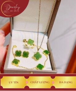 Ảnh bộ trang sức cỏ 4 lá màu xanh