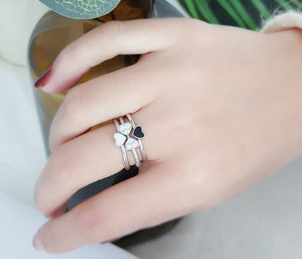 nhẫn bạc cỏ bốn lá