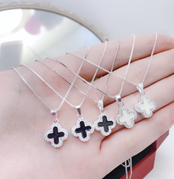 Dây chuyền cỏ 4 lá làm quà tặng ý nghĩa